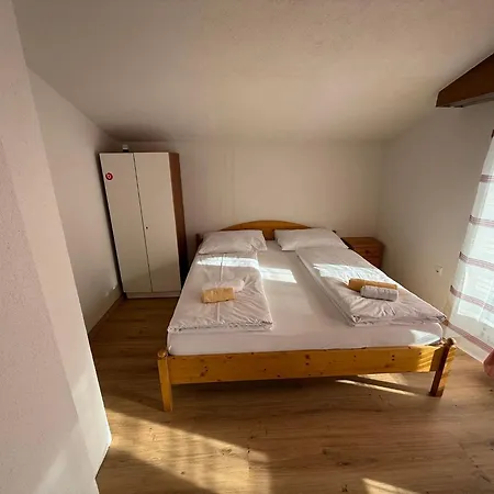 In Guest - Serene Guest In Zell Am With Mountain Views Gasthof Zell am See